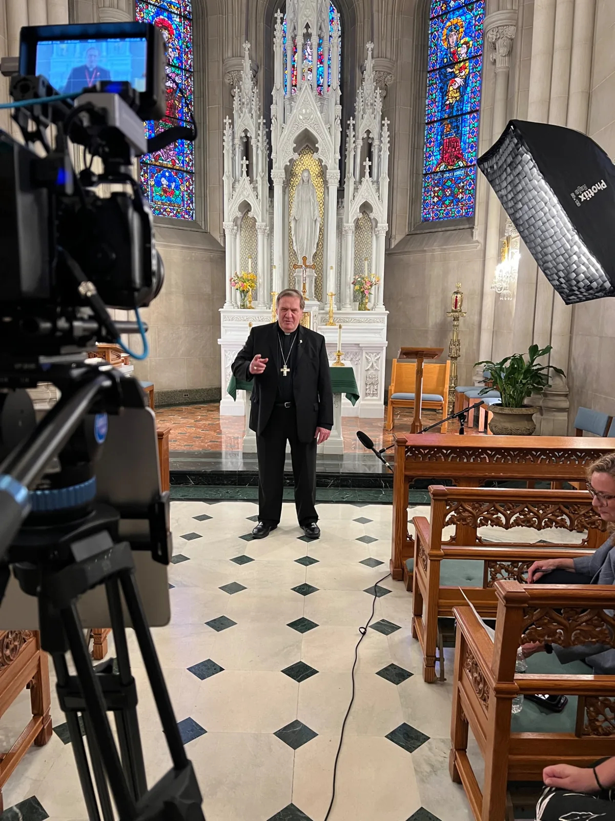 H1 camera and lighting on location for a pastoral plan shoot